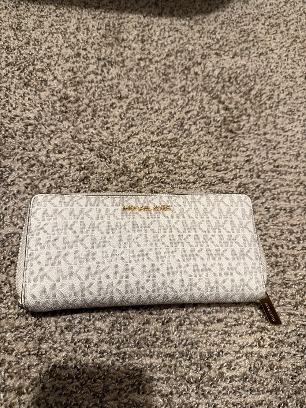 Michael Kors Cream/White MK Signature Zip-Around Wallet